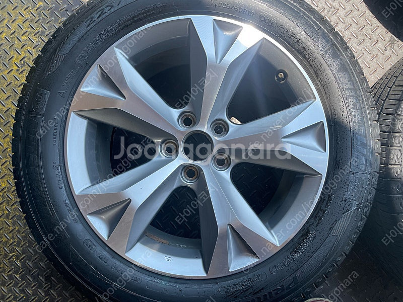 18인치 렉서스nx300h 순정휠타이어 1대분 트래드 ...--2