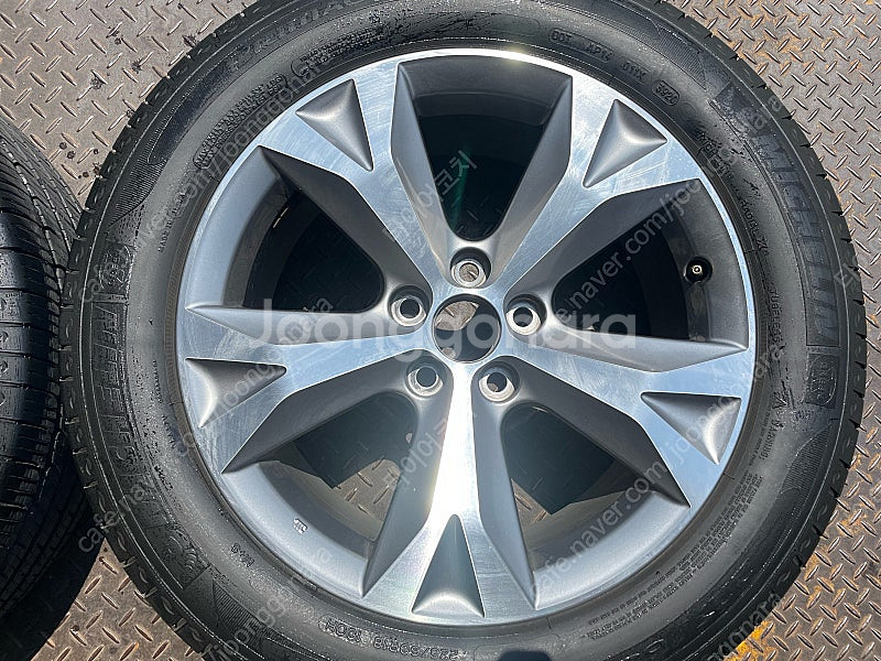 18인치 렉서스nx300h 순정휠타이어 1대분 트래드 ...--4