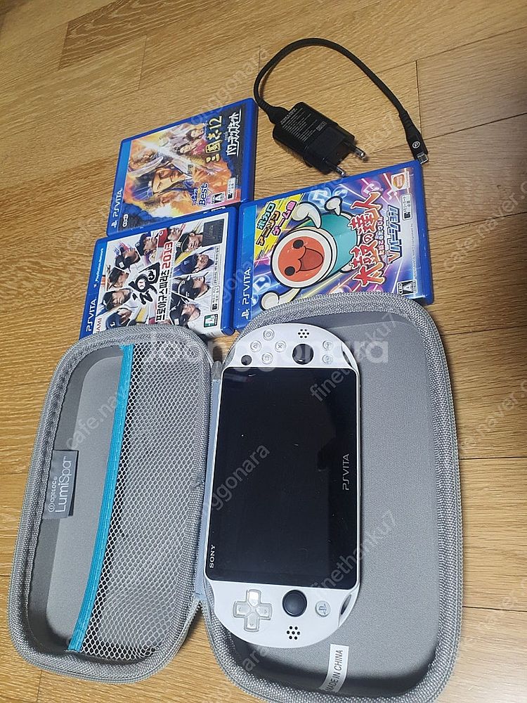 플스 비타2 Ps vita2 + 타이틀 3종--0
