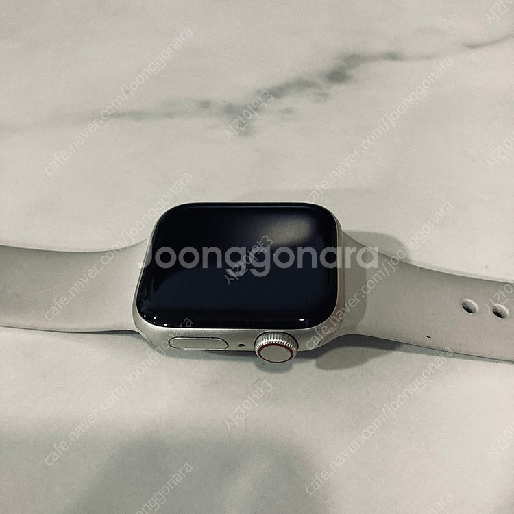 애플워치SE2 실버 40MM S급 배터리95% 케이블포함 17만원 판매합니다--3