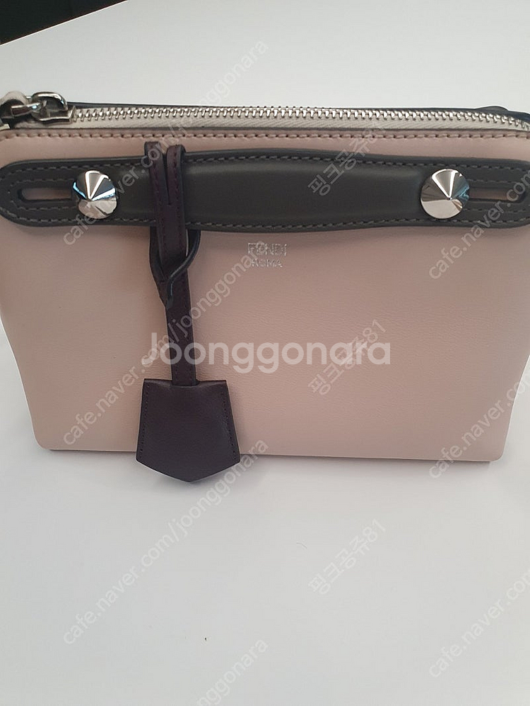 펜디 바이더웨이 미니 택포 65만--0