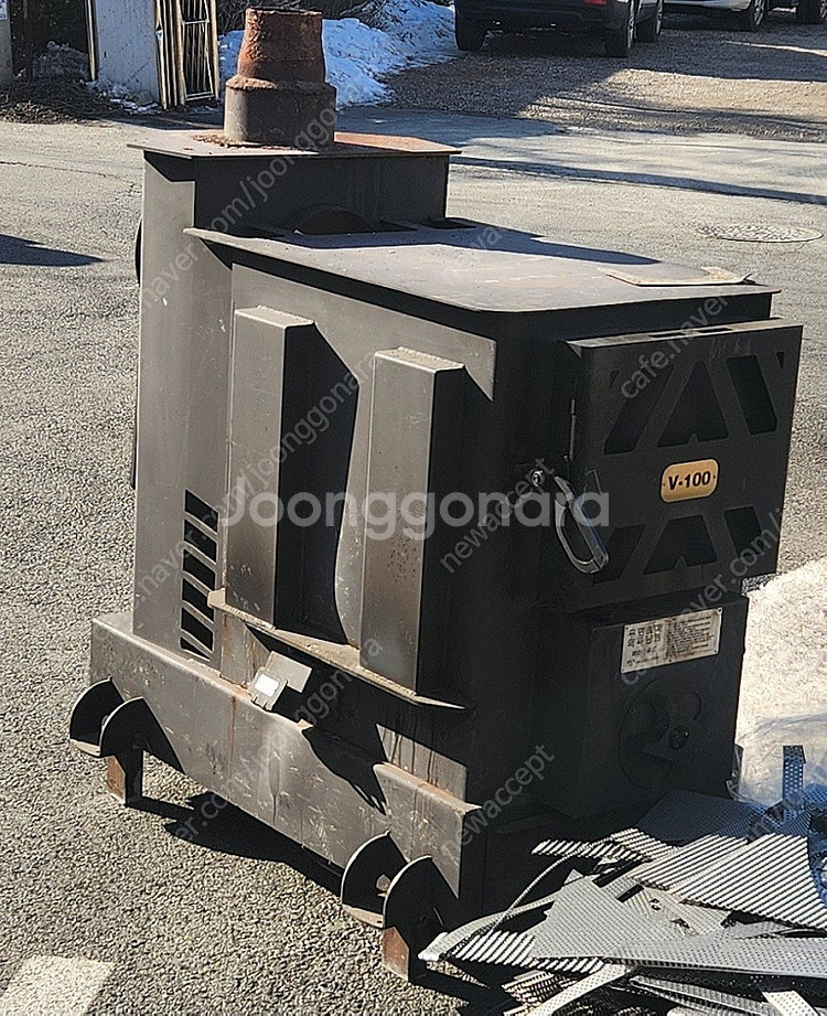 공장에서 사용했던 참나무 장작 화목 난로 팝니다.--0