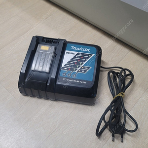마끼다 충전기 DC18RC
