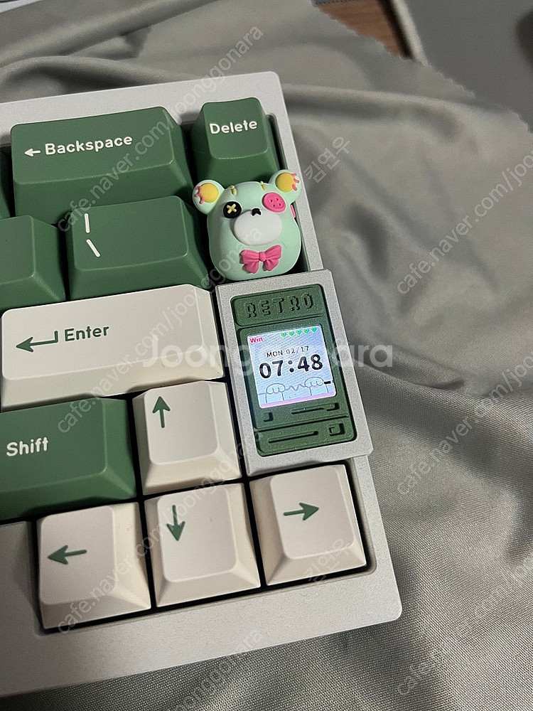 QK65V2 화이트 아보카도 유무선 커스텀 키보드--2