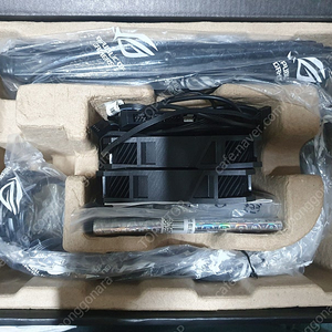 ASUS ROG STRIX LC II 240 ARGB LIQUID CPU COOLER [풀박] + ROG 쿨링 커버