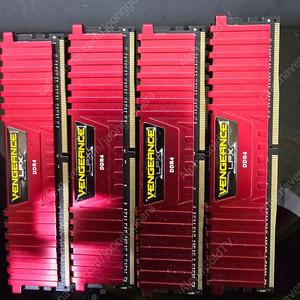 커세어 램 DDR4 4GB X 4PC 16GB 램 판매합니다.