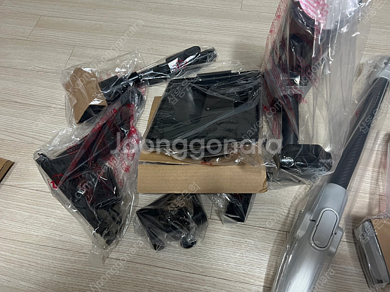 샤크 무선청소기 IQ IW2241KR새상품 라이트그레이--2