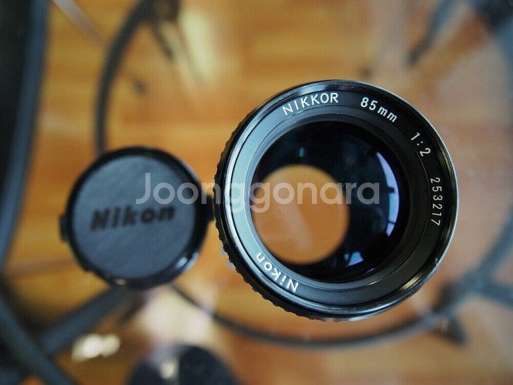 니콘 MF 85mm F2 Ais 팝니다--1