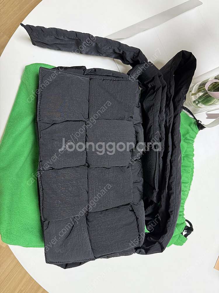 보테가베네타 카세트 패딩백--1