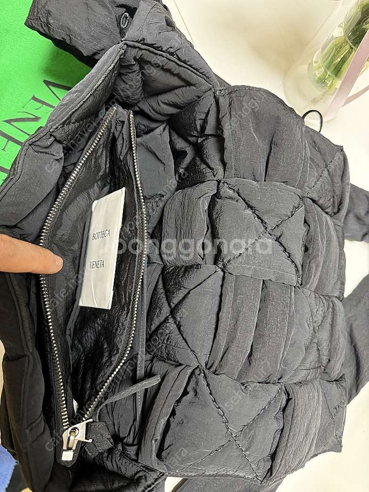 보테가베네타 카세트 패딩백--7