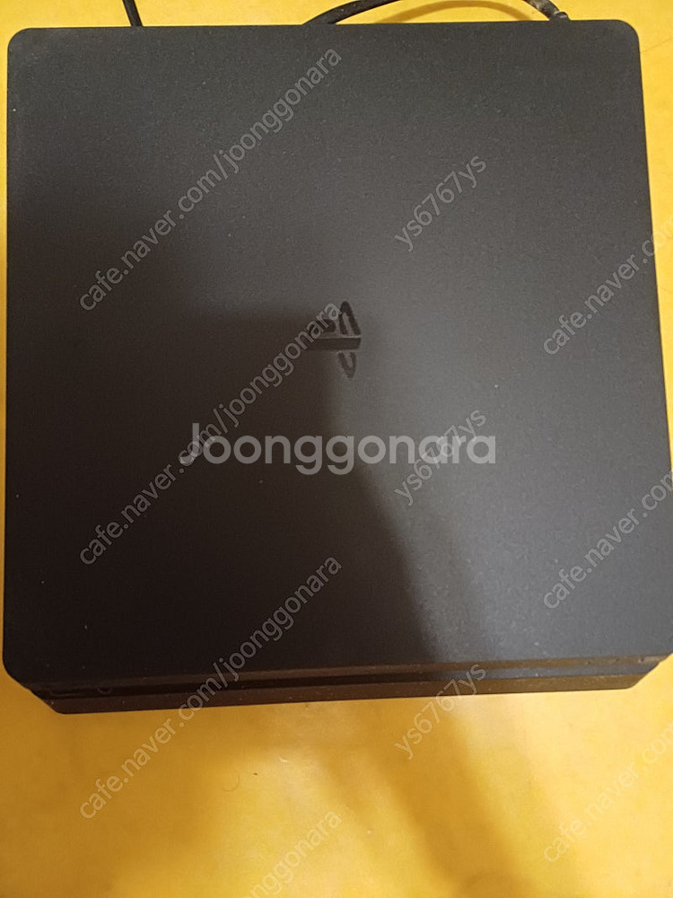 PS4 타이틀 포함해 판매합니다.--0