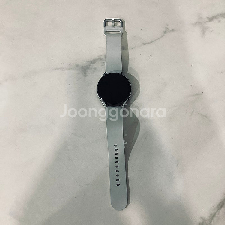 갤럭시 워치4 실버 44MM 케이블포함 매우깨끗 5만원...--0