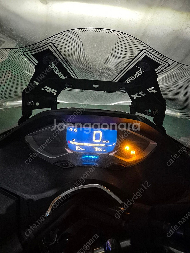 pcx125 24년식 풀셋팅 마일리지 전체적으로 90프...--2