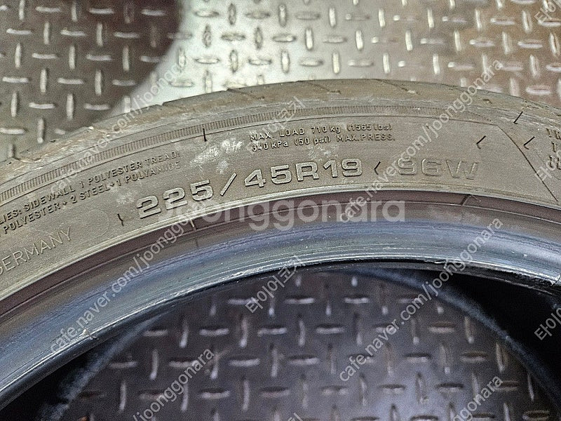 225 45 19 굿이어 이글F1 중고타이어 2본 팝니...--0