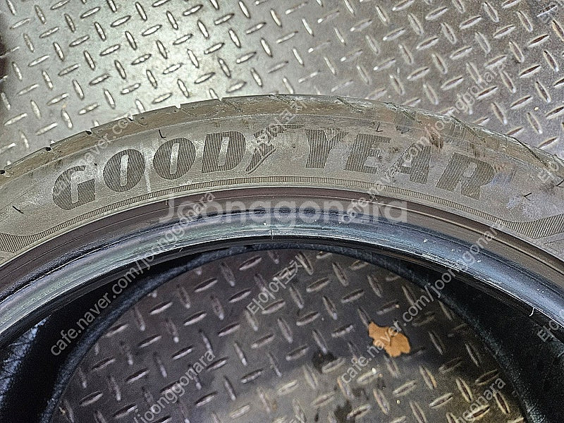 225 45 19 굿이어 이글F1 중고타이어 2본 팝니...--2