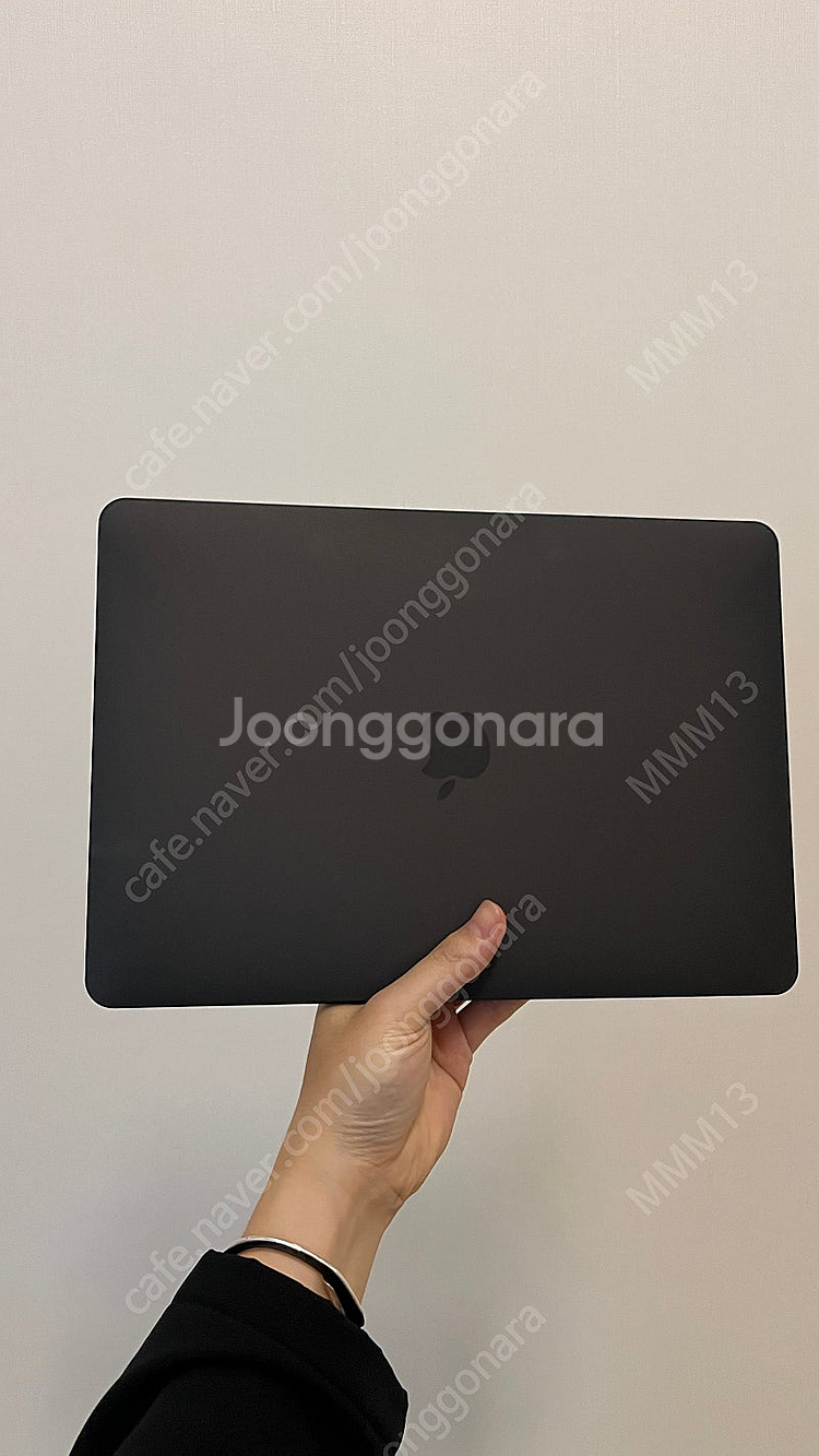 새상품 맥북에어13인치 케이스 싸게팔아요 6개색상 있음...--9