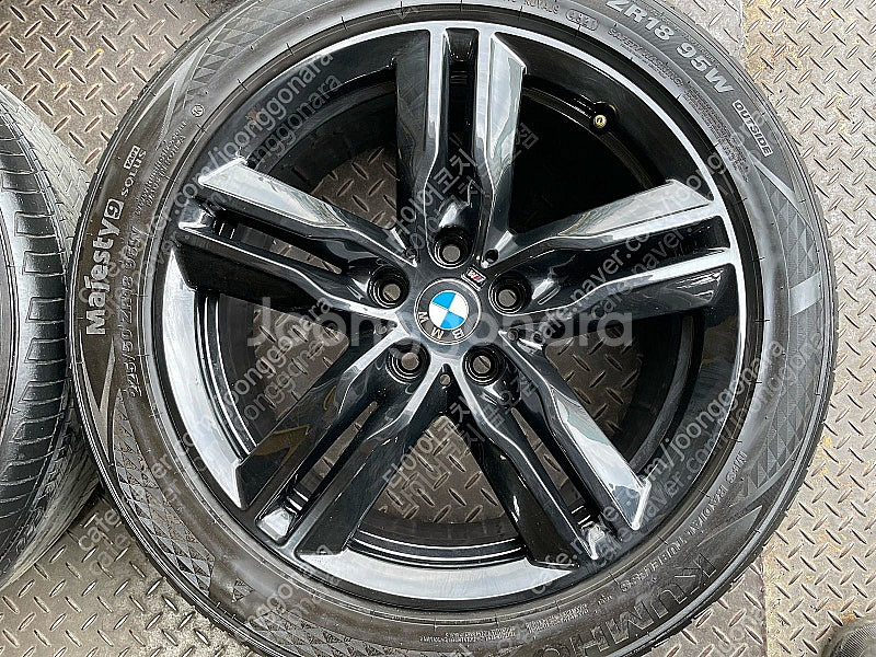 18인치 BMW X1 570M 유광블랙 순정 휠타이어 ...--1