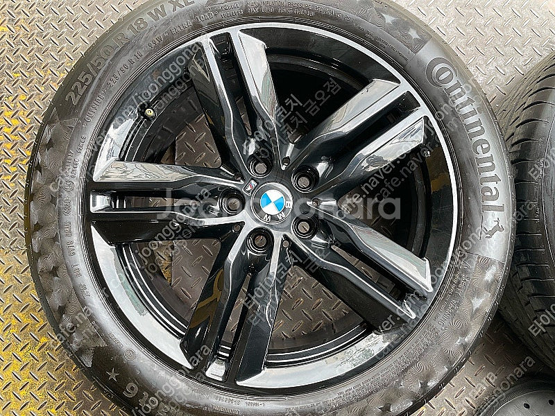 18인치 BMW X1 570M 유광블랙 순정 휠타이어 ...--3