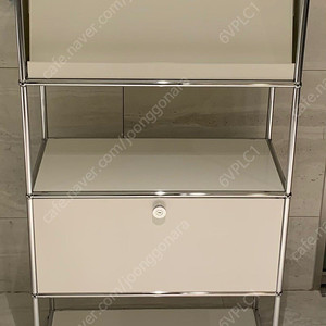 USM Haller Vinyl Display Cabinet 1x4 (Pure White)