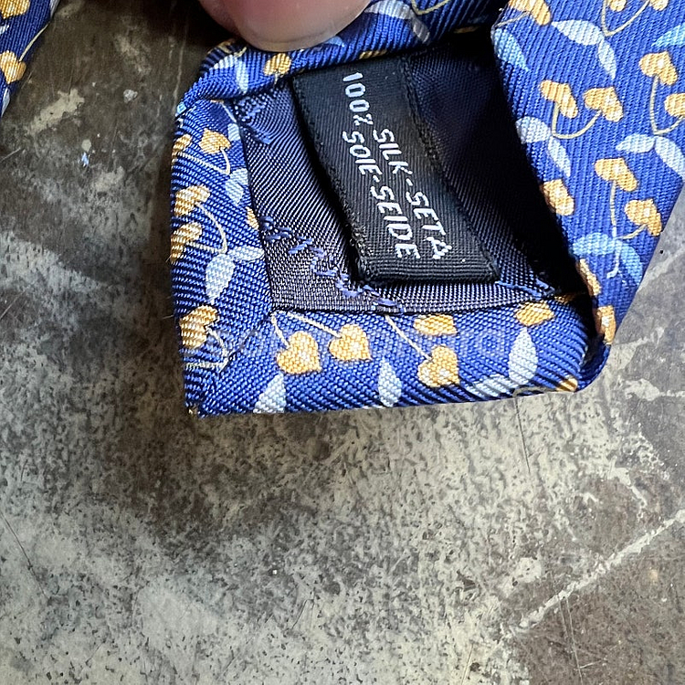 페라가모 실크 넥타이 메이드인 이태리--3