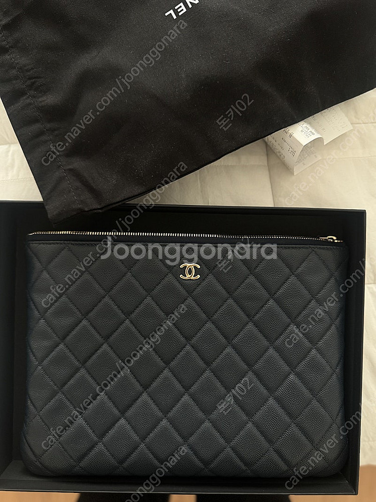 샤넬 뉴미듐 다크네이비 은장 클러치 캐비어--0