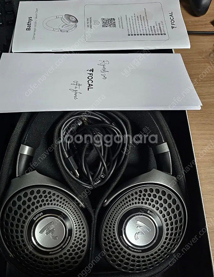 포칼 베티스 블루투스 헤드폰 팝니다.--0