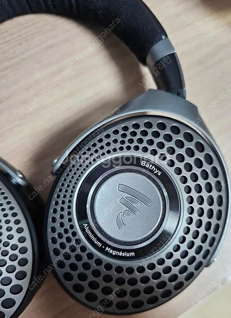 포칼 베티스 블루투스 헤드폰 팝니다.--2