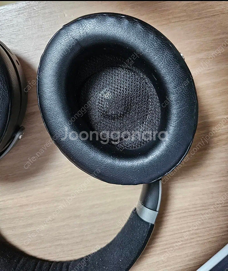 포칼 베티스 블루투스 헤드폰 팝니다.--3