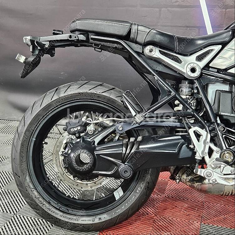 [포밸브] 20년 BMW 알나인티 노멀 : 네이키드 바...--8