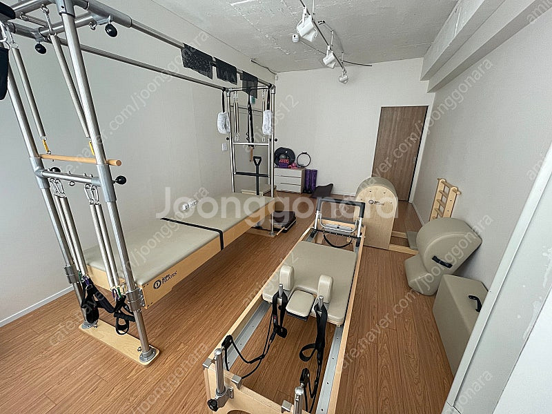 인투 필라테스 4종(캐딜락 리포머 체어 바렐)샌드베이지색--1