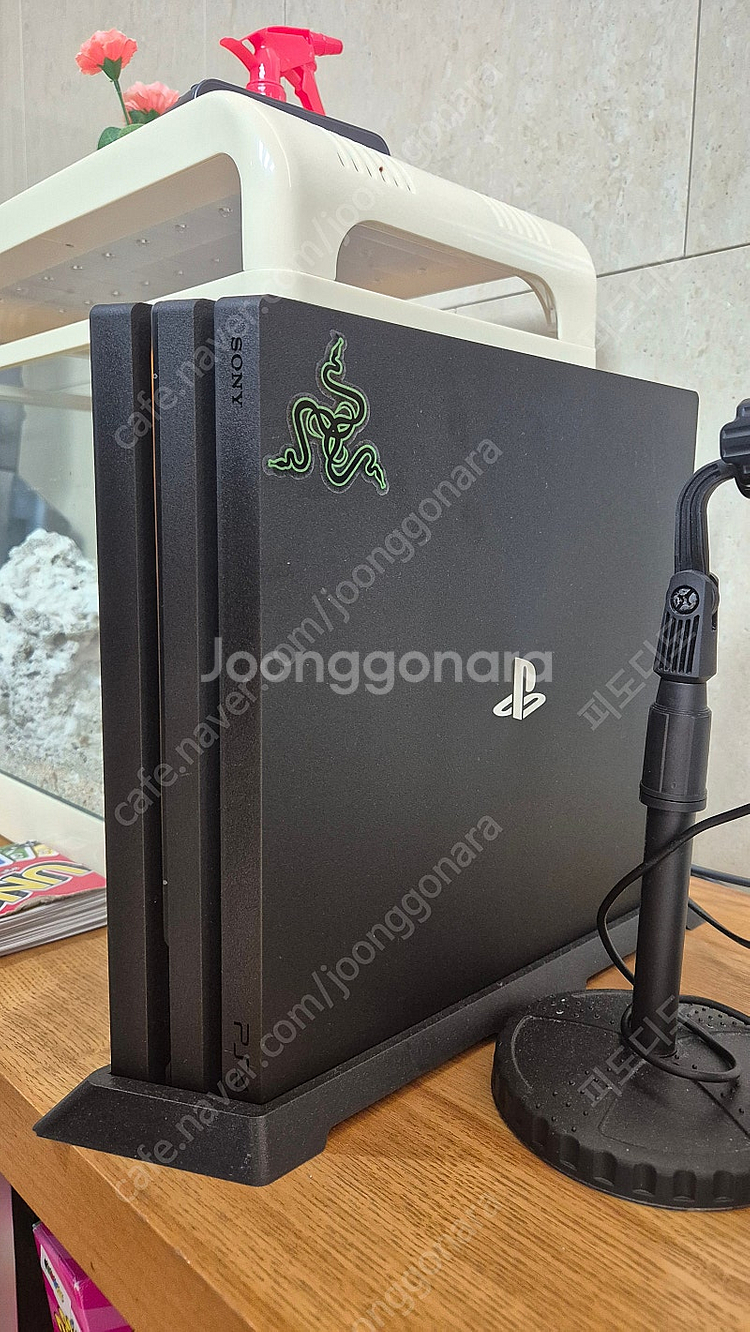 PS4 PRO + 리모콘 1, 게임CD 6장--0