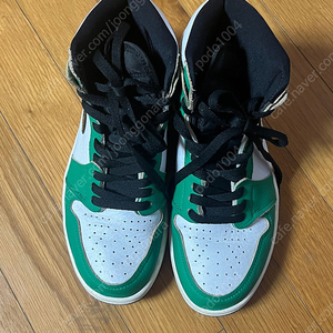 (W) 조던 1 레트로 하이 OG 럭키 그린 (W) Jordan 1 Retro High OG Lucky Green