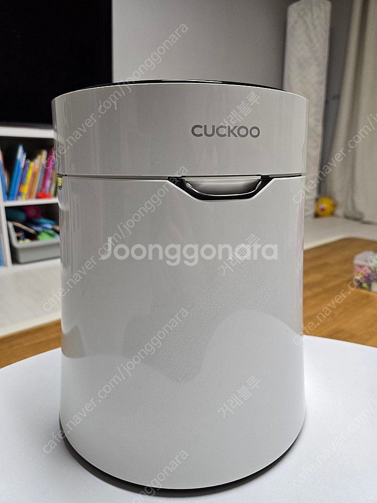 쿠쿠 맘편한 가습기(스테인리스) 판매합니다.--0