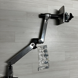 [양산] ERGOTRON / 45-241-026 / LX Desk Mount Arm / 모니터거치대 모니터암