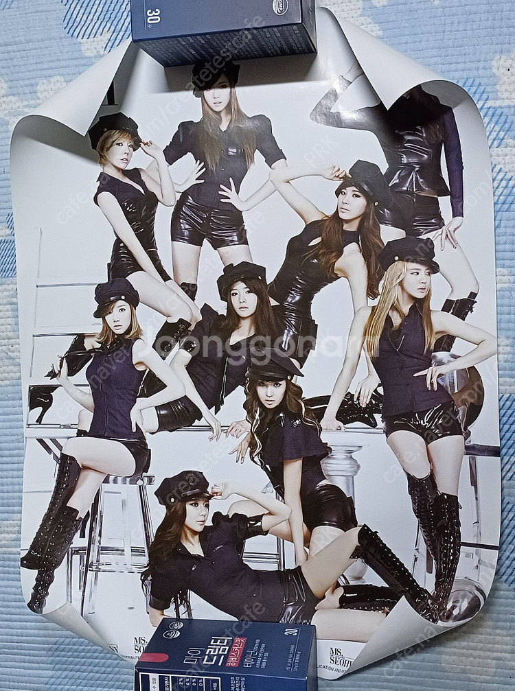 소녀시대 다만세 및 데뷔초 포스터 브로마이드 판매합니다--5