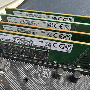 삼성 DDR4 8GB 메모리 램 4개