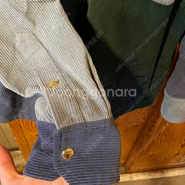 톰브라운 펀믹스 코듀로이 페이즐리 패치 셔츠 자켓 판매...--2