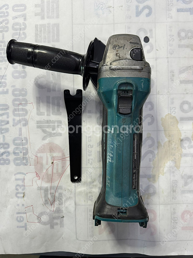 마끼다 18V 충전그라인더 DGA402 BGA402 본...--1