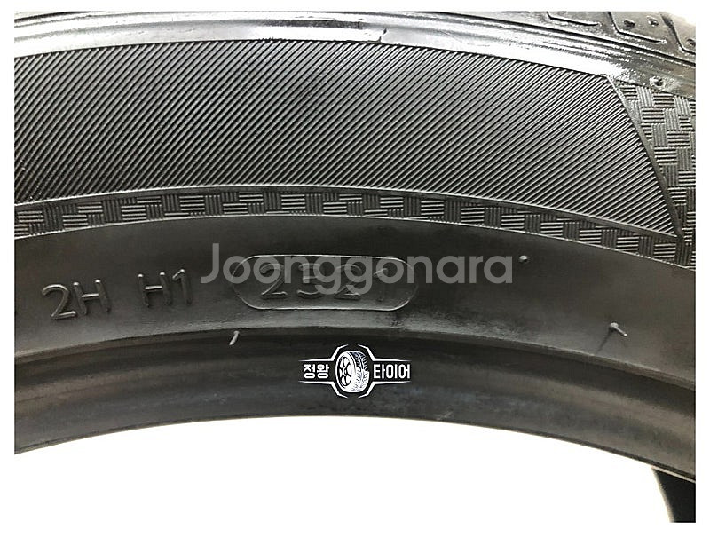 중고타이어 한국타이어 벤투스 S2AS 245/45R18...--5