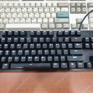 logitech G413 TKL SE 키보드 배송비 포함해서 팝니다.