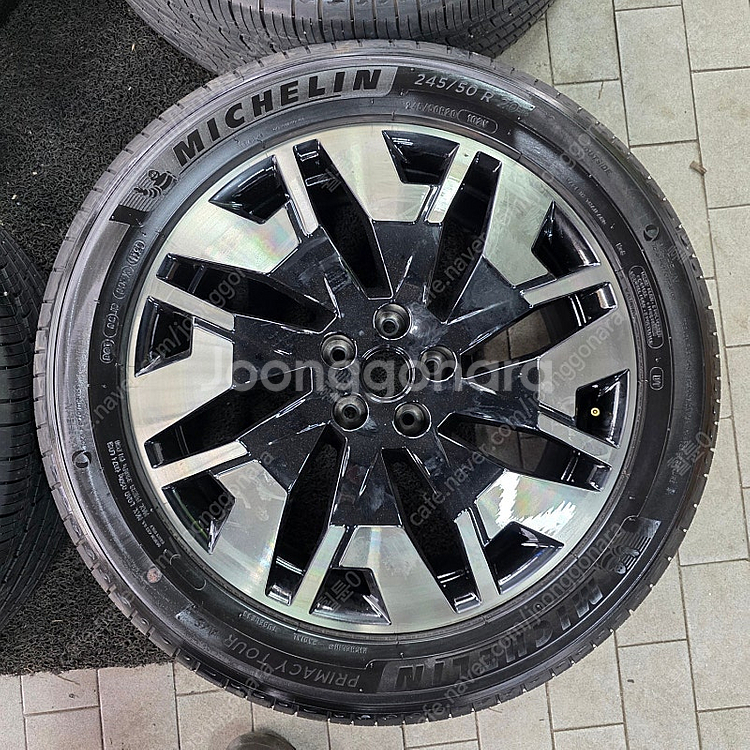 [ 추천 ] 더뉴 팰리세이드 튜익스 블랙 톤 20인치 휠 타이어 팝니다.--4