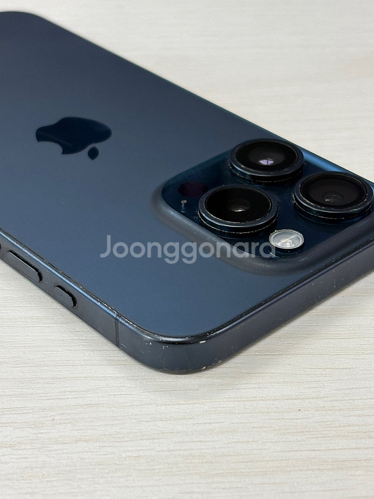 아이폰15프로 티타늄블루색상 128용량 상태좋은 무잔상...--4