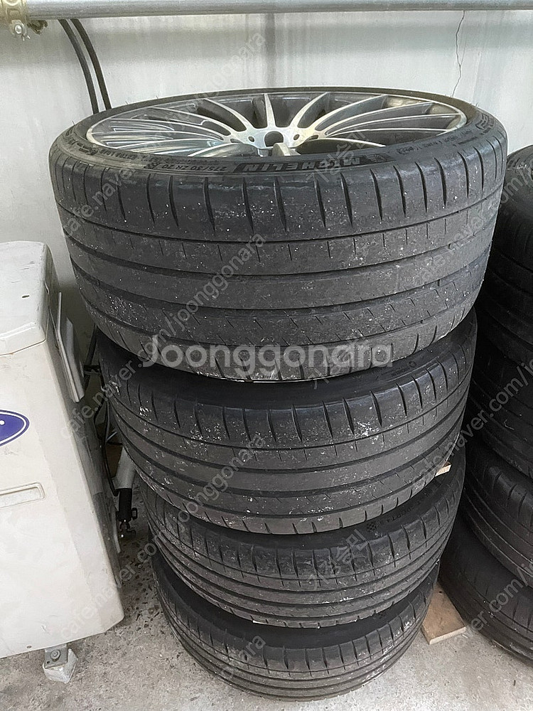 벤츠 20인치 휠+타이어 팝니다 ps4s 245/275--0