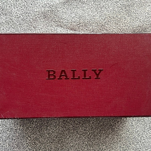 발리 BALLY 6216599 초콜렛 색상 양가죽 로퍼 판매합니다