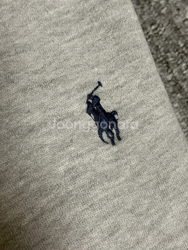 폴로 로고 맨투맨 (그레이, M) 팝니다--3
