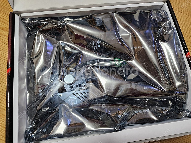 애즈락 X570 팬텀게이밍4--1