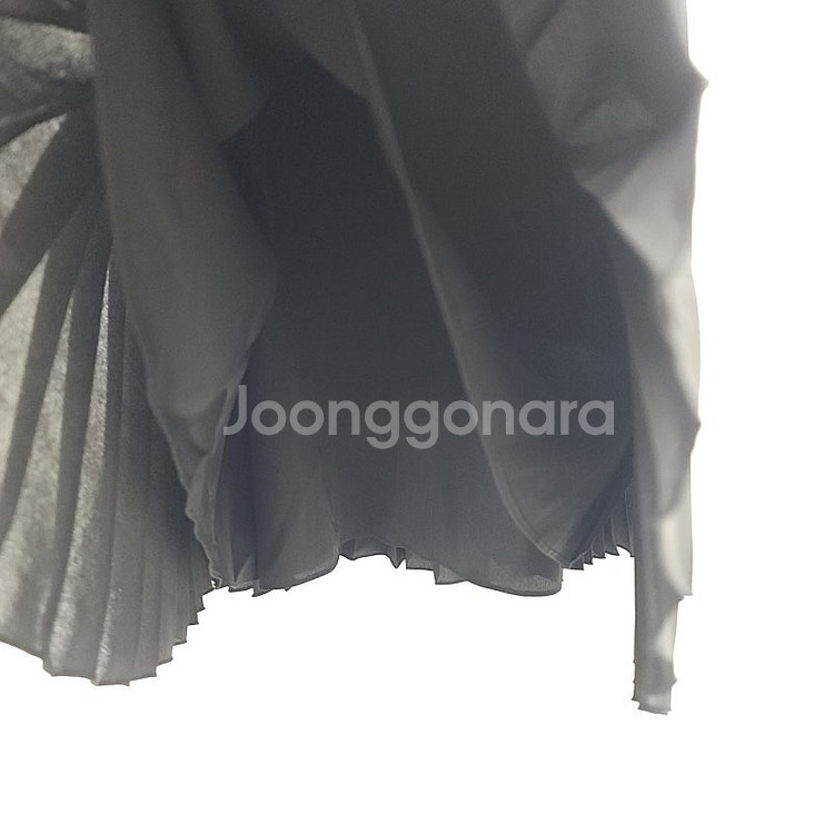 버버리 BURBERRY 블랙 플리츠 미디 스커트 / 한...--1