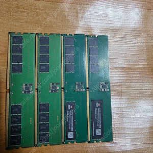 DDR5 SK HYNIX RAM 16GB 4개 판매합니다.