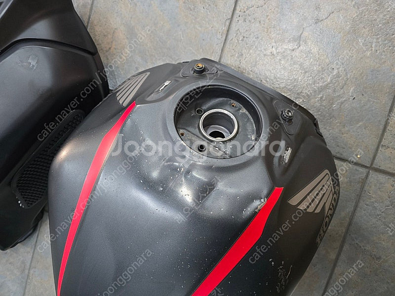 cbr650r 연료탱크 + 튜닝 탱크 커버 판매 합니다...--6