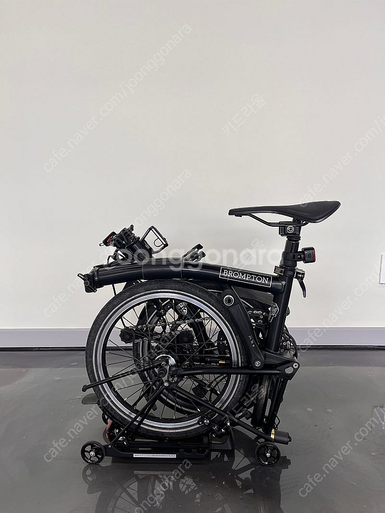 2023 브롬톤 m6r 블랙 모델 팝니다~--1